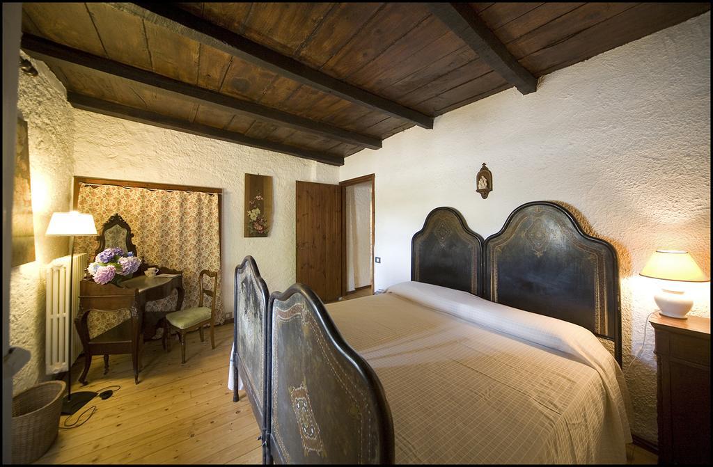 Agriturismo Famiglia Al Castello Di Bagnolo Bagnolo Piemonte 객실 사진