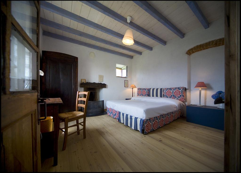 Agriturismo Famiglia Al Castello Di Bagnolo Bagnolo Piemonte 객실 사진