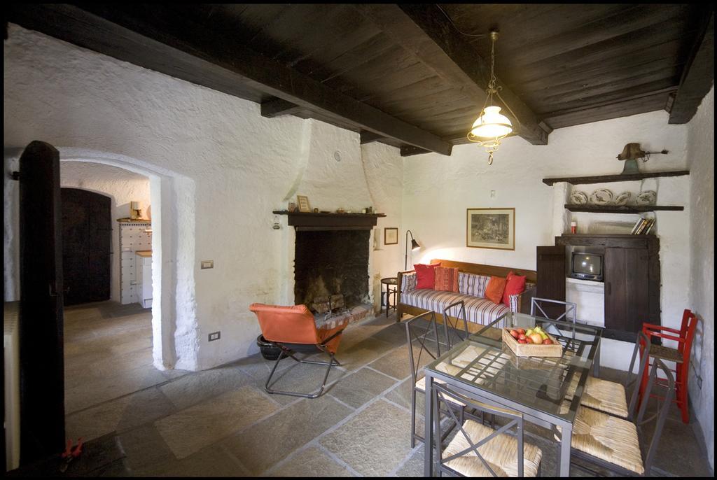 Agriturismo Famiglia Al Castello Di Bagnolo Bagnolo Piemonte 객실 사진