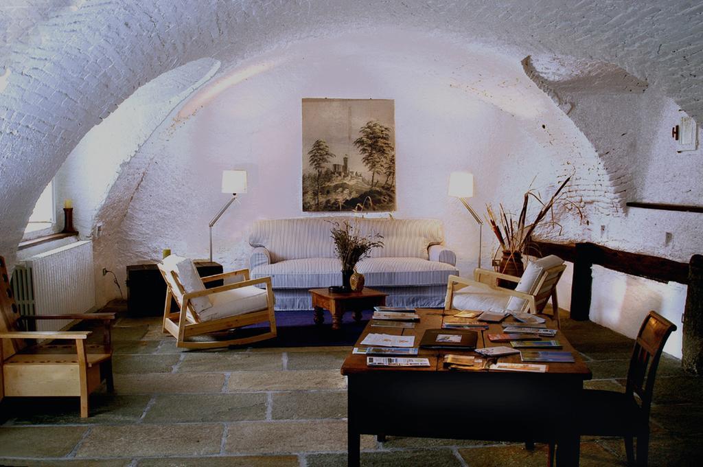 Agriturismo Famiglia Al Castello Di Bagnolo Bagnolo Piemonte 객실 사진